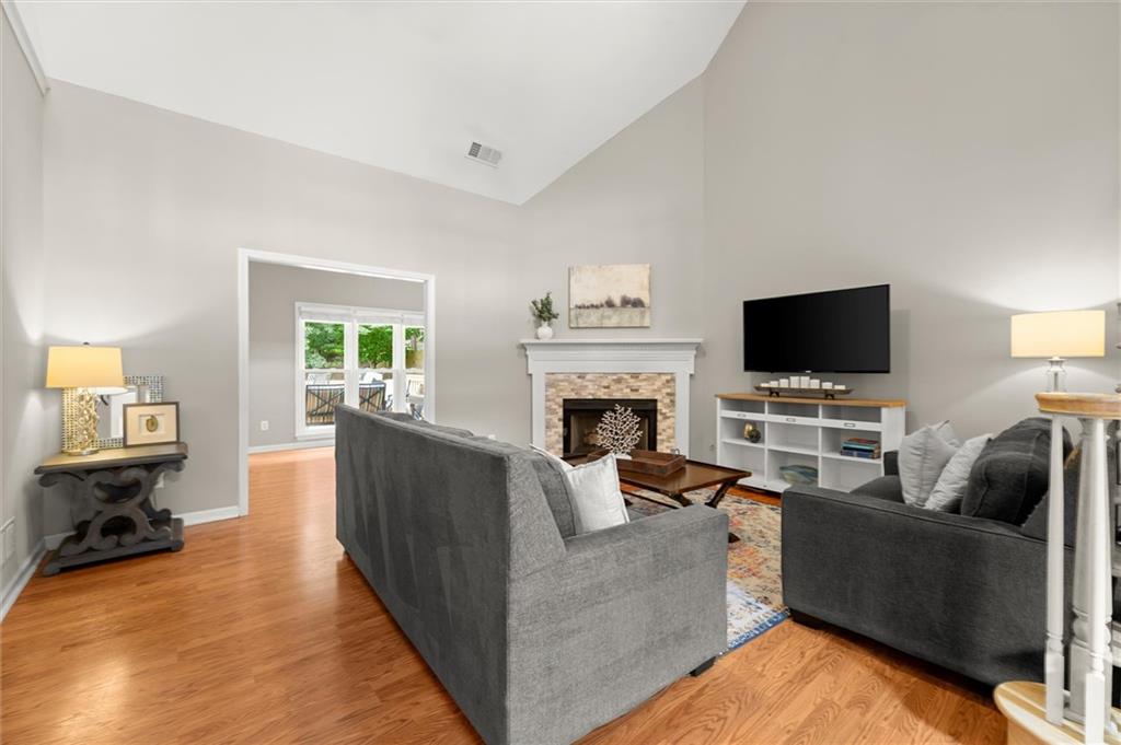 5240 Coacoochee Terrace