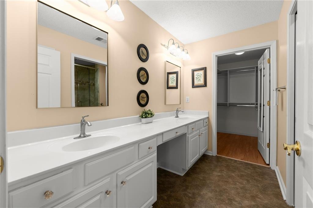 2998 Oakside Circle