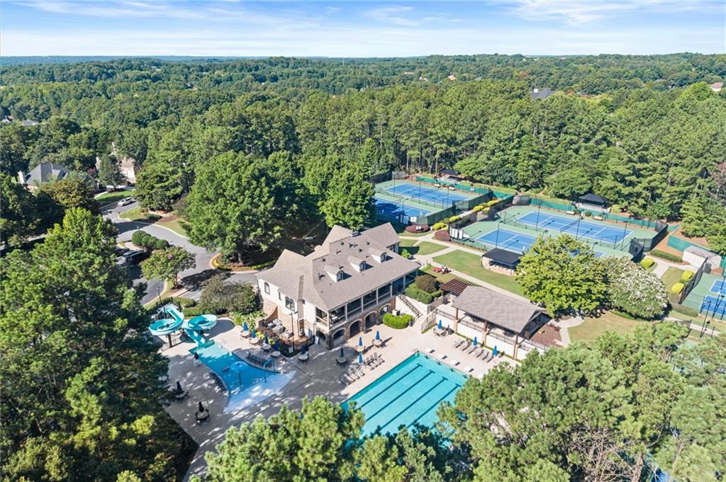 8925 Pinehurst Cove