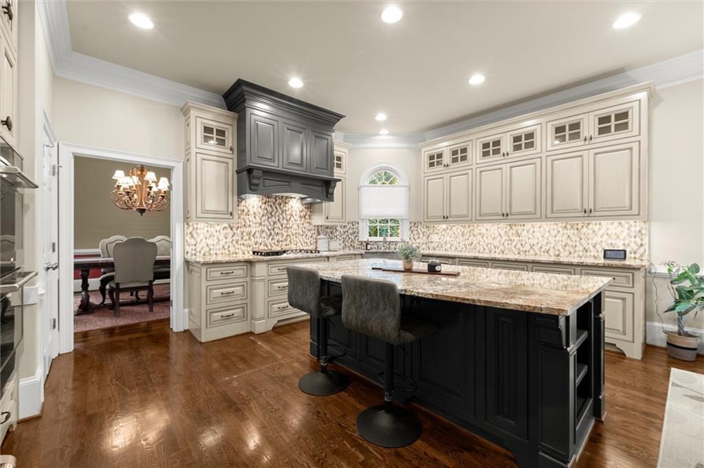 8925 Pinehurst Cove