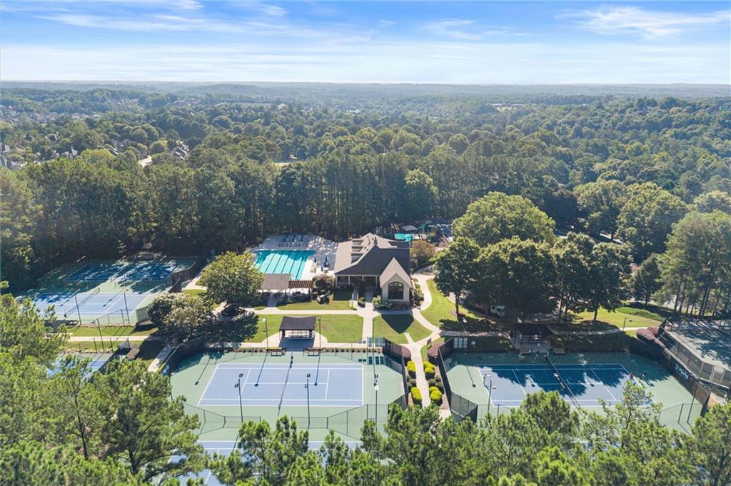 8925 Pinehurst Cove
