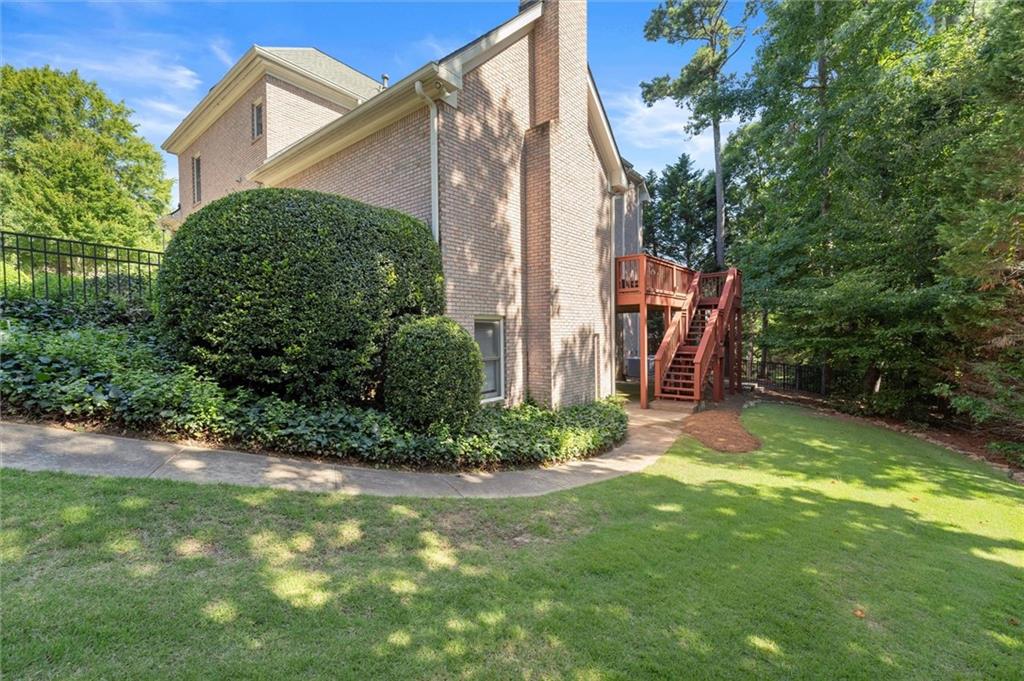8925 Pinehurst Cove