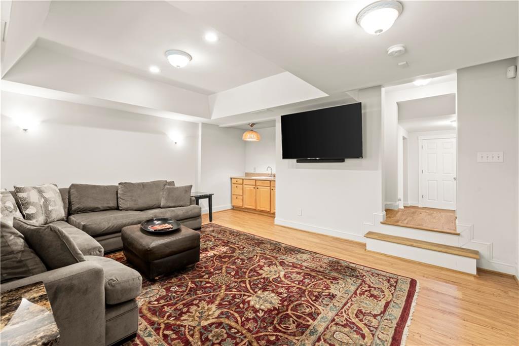 4425 Woodside Court