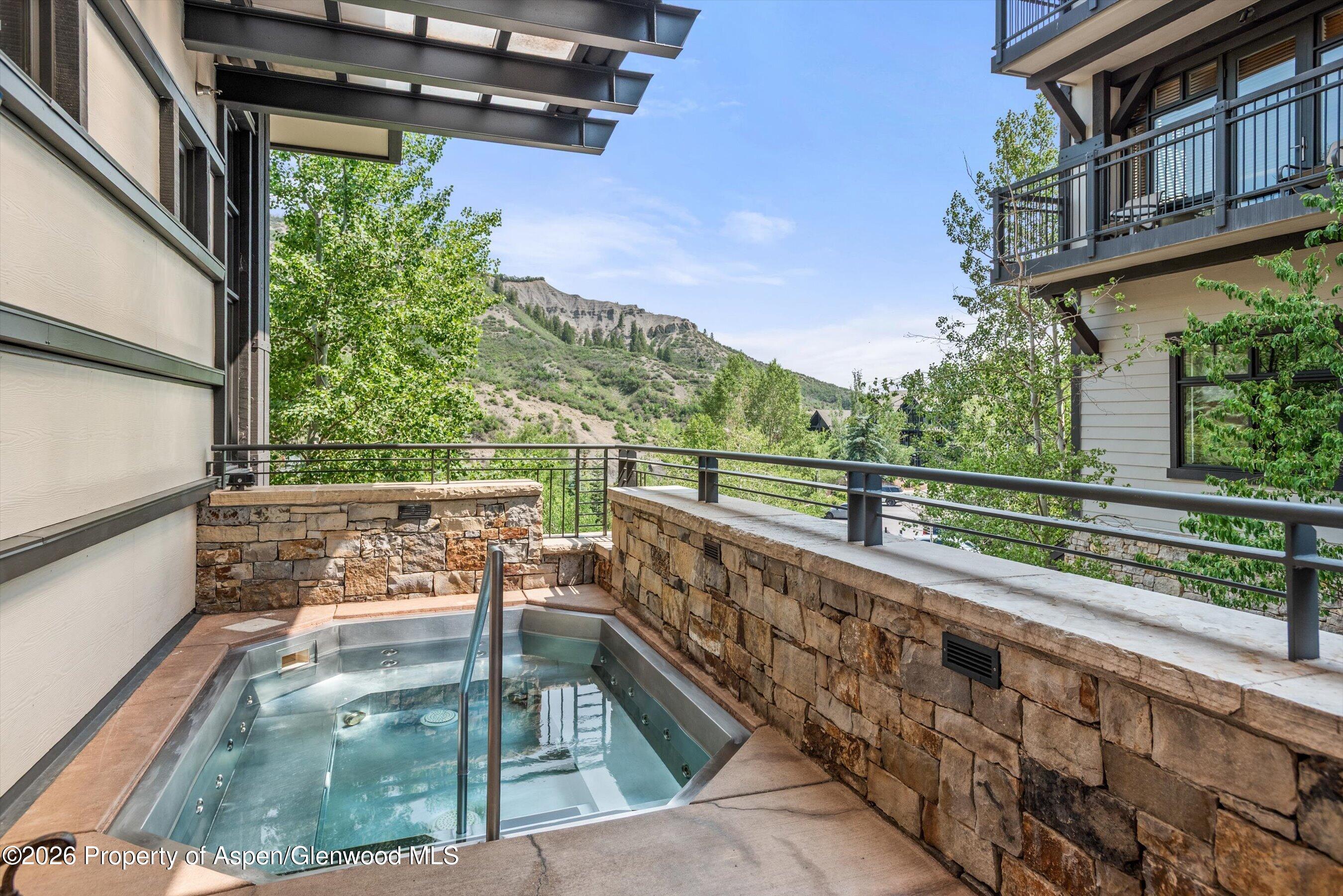 120 Carriage Way 2206