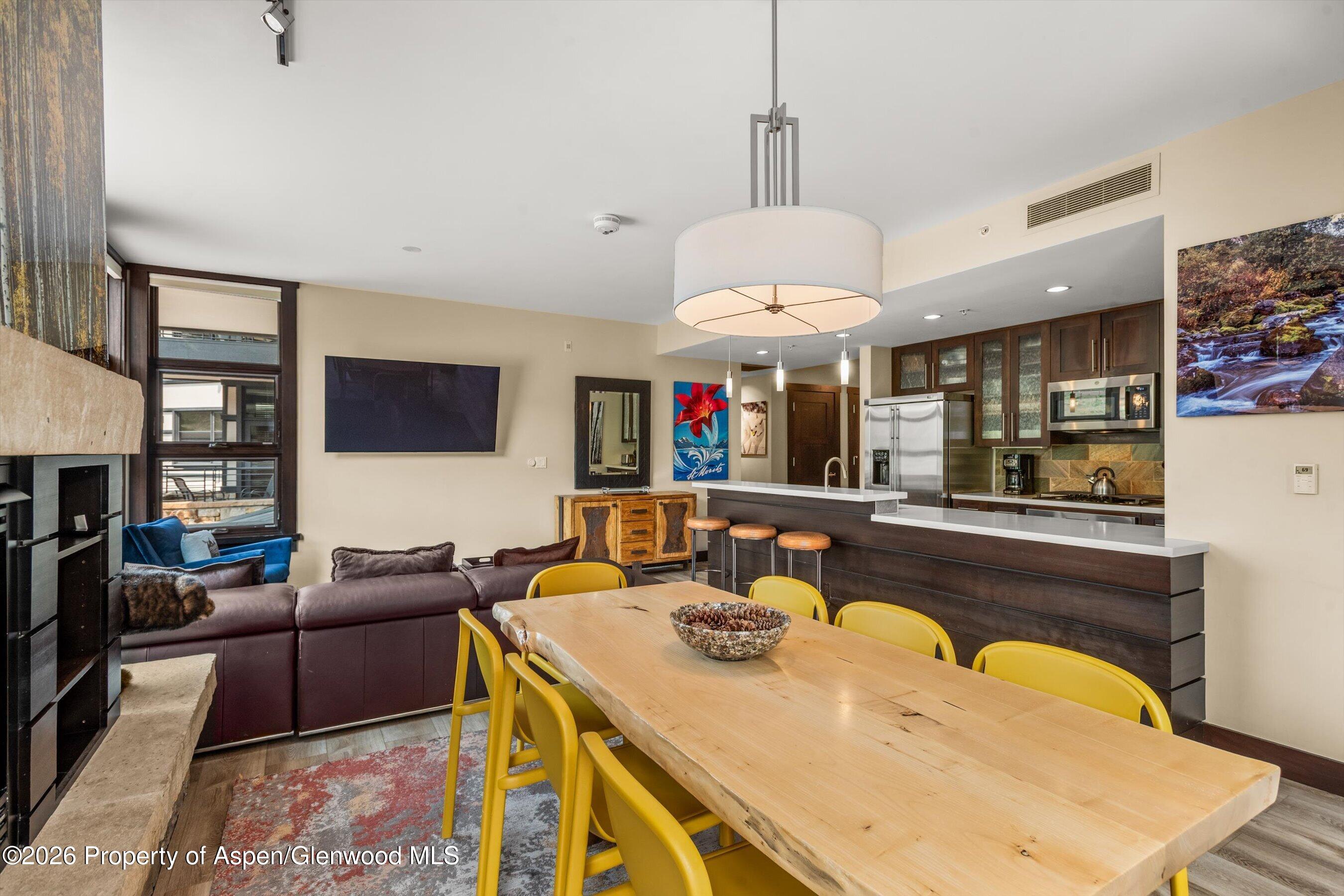 120 Carriage Way 2206