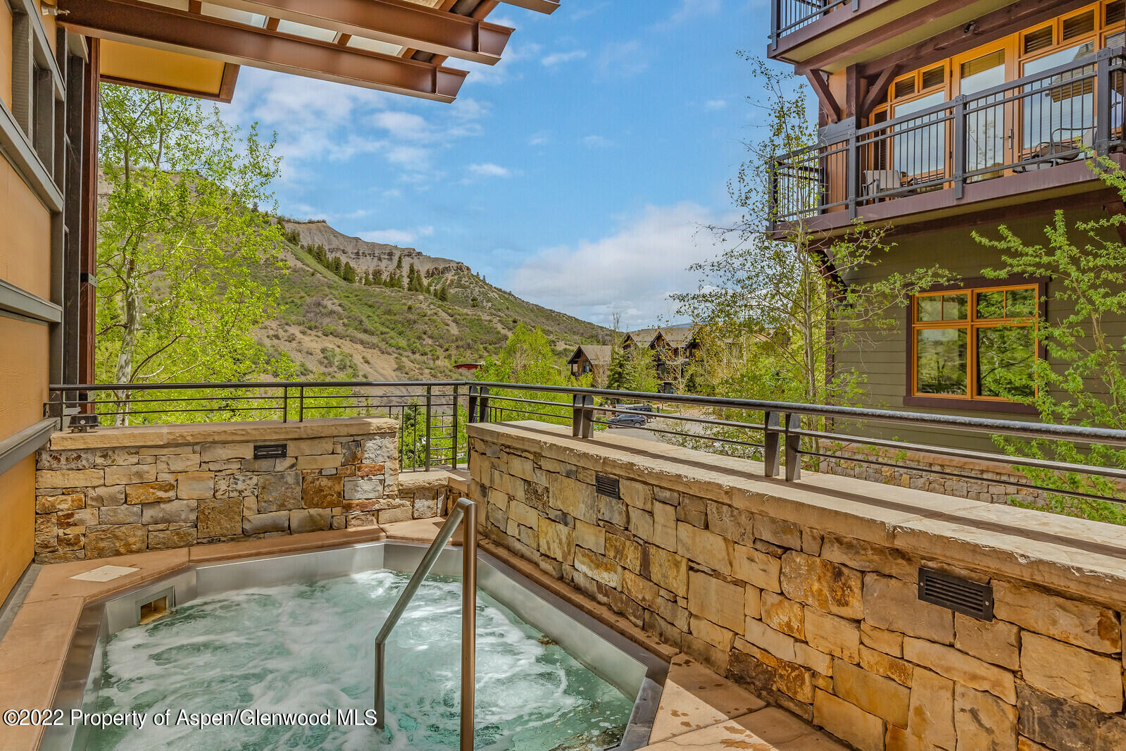 120 Carriage Way 2206