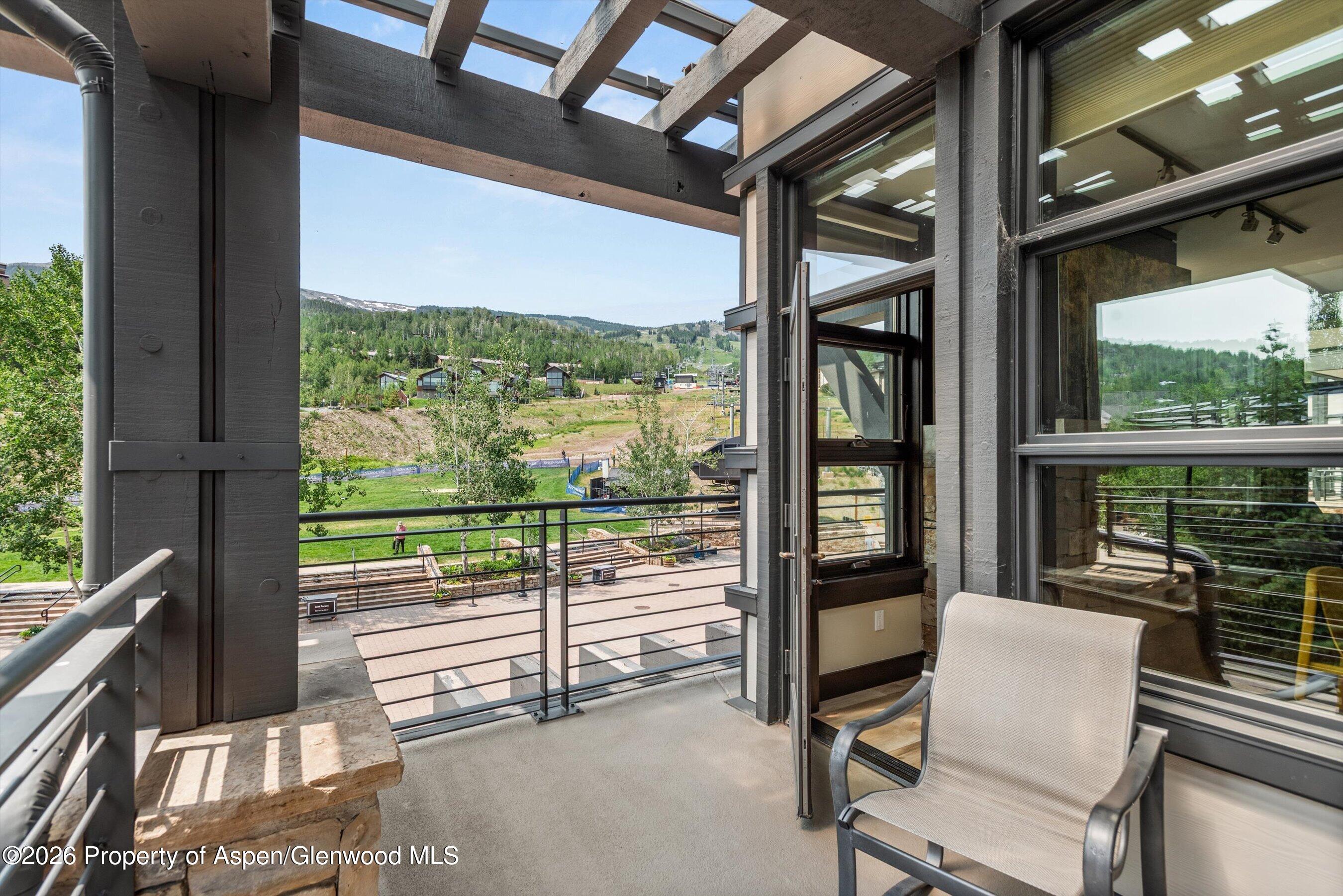 120 Carriage Way 2206