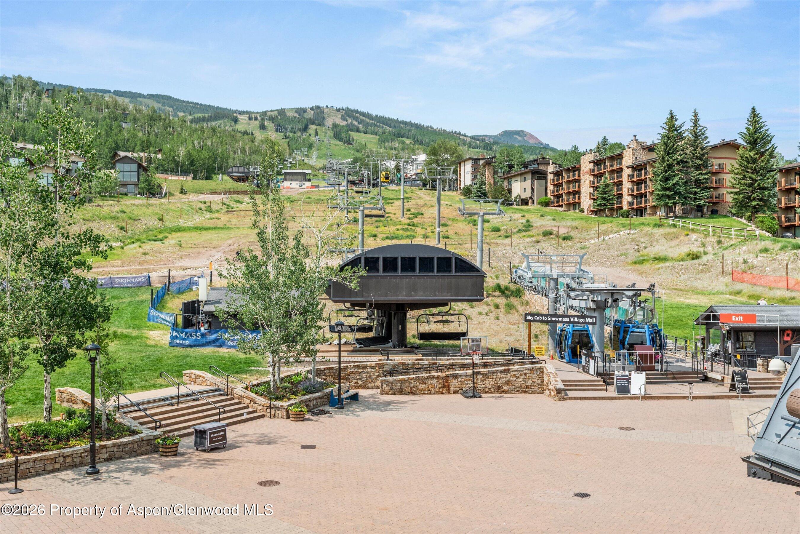120 Carriage Way 2206