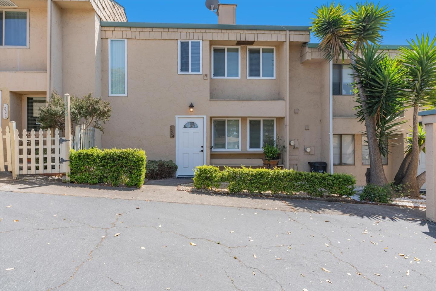 1204 Trinity AVE