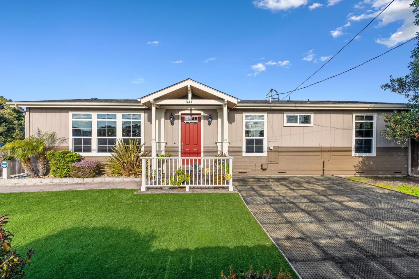 541 Casanova AVE