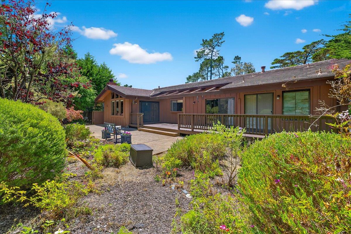 3037 Strawberry Hill Road