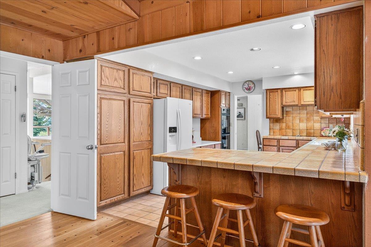 3037 Strawberry Hill Road