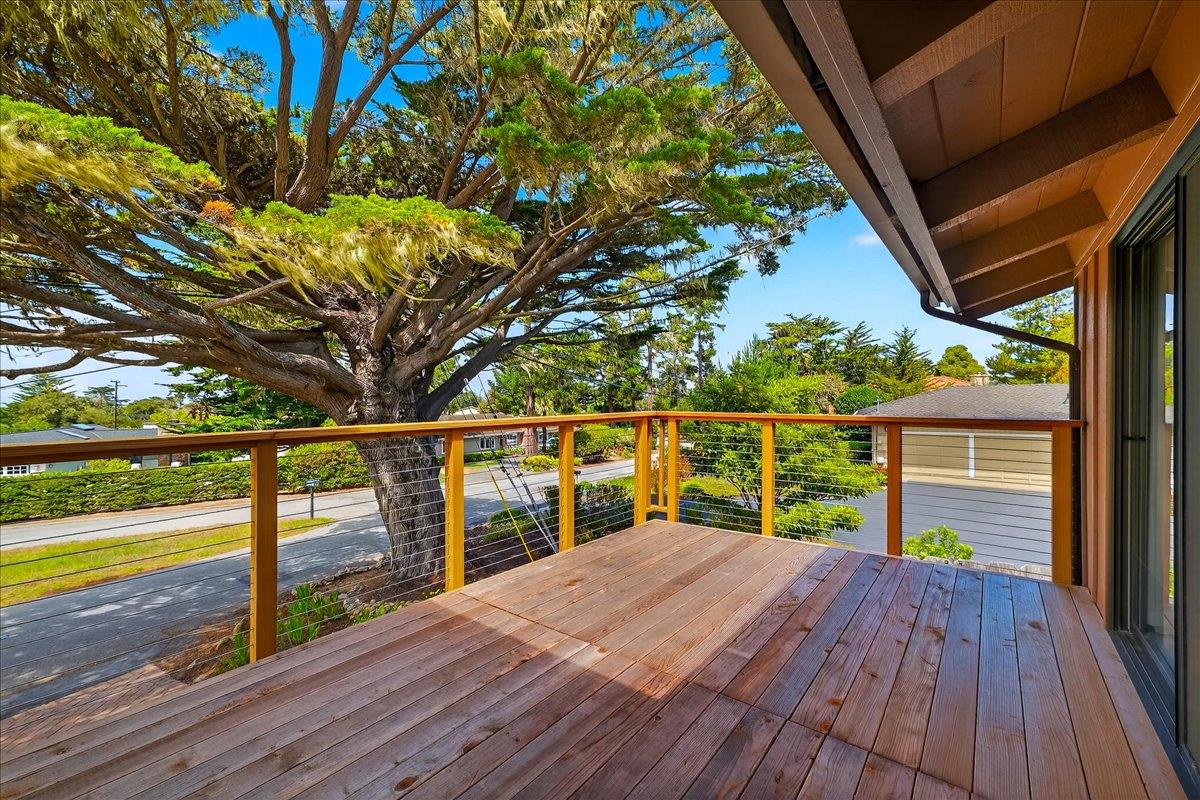 3037 Strawberry Hill Road