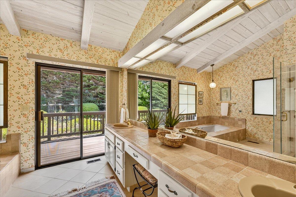 3037 Strawberry Hill Road