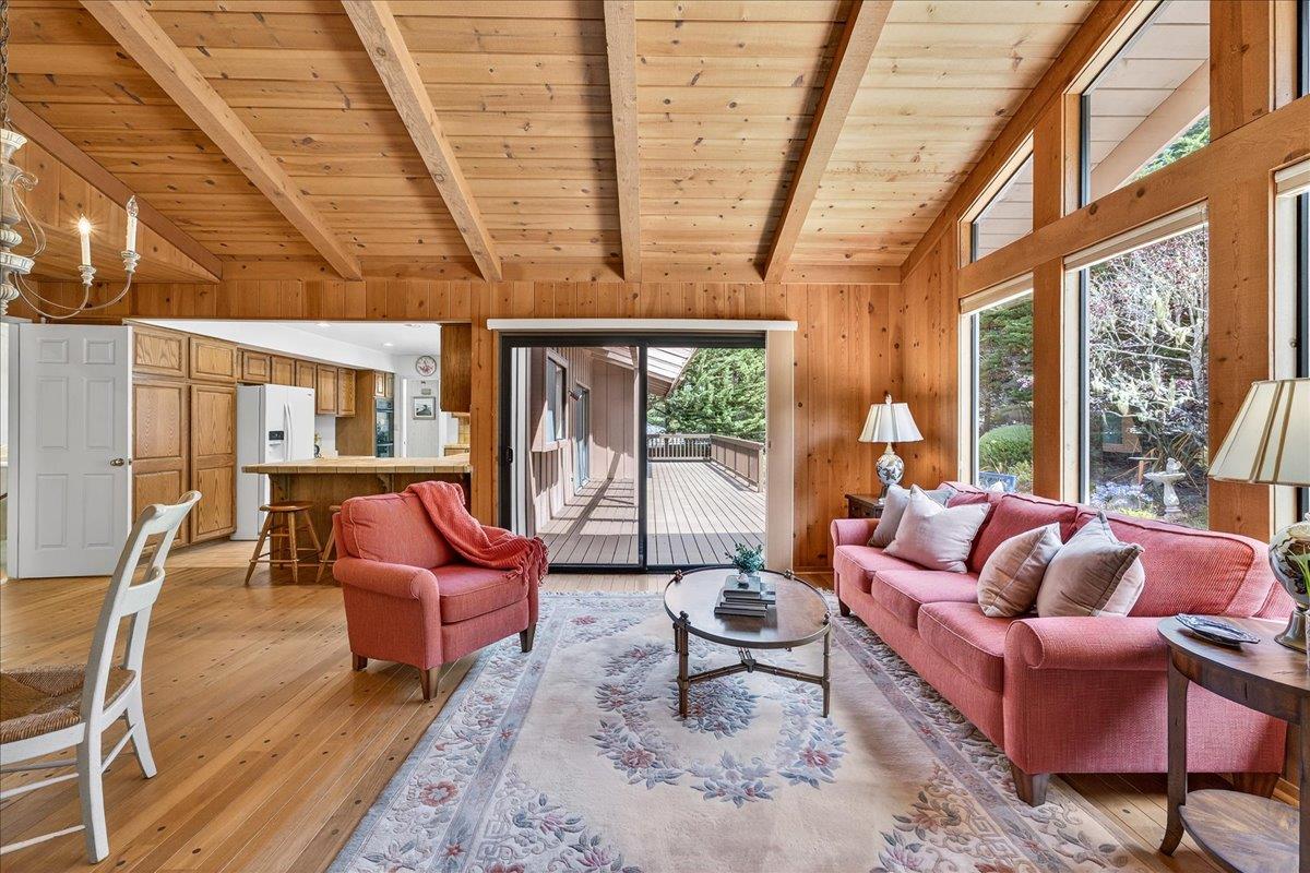 3037 Strawberry Hill Road
