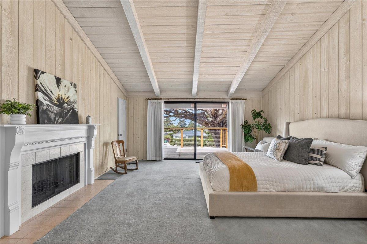 3037 Strawberry Hill Road