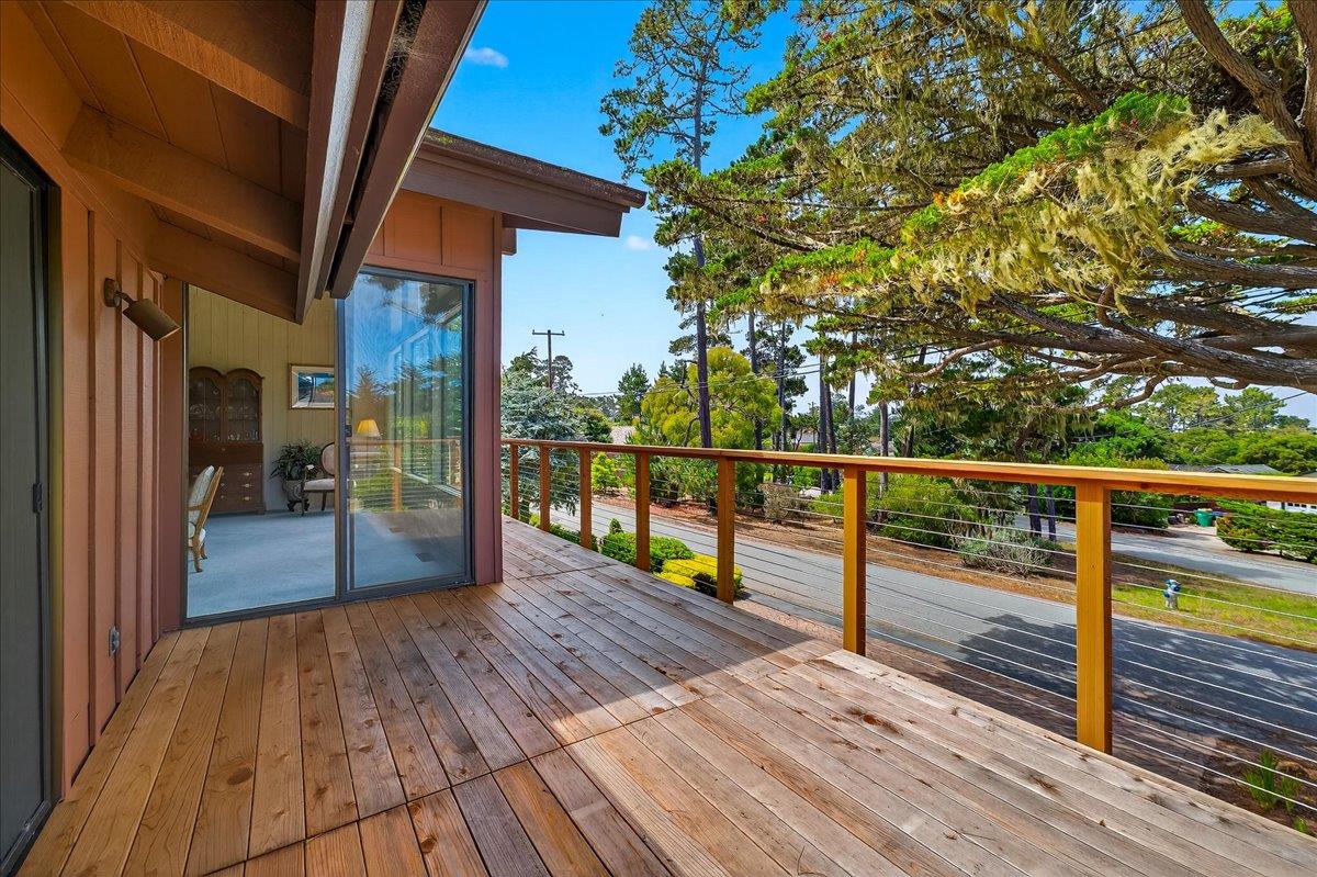 3037 Strawberry Hill Road