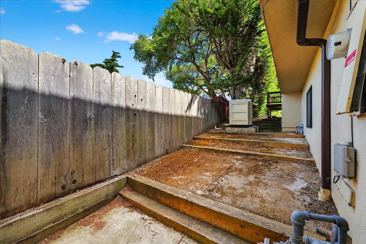 3037 Strawberry Hill Road