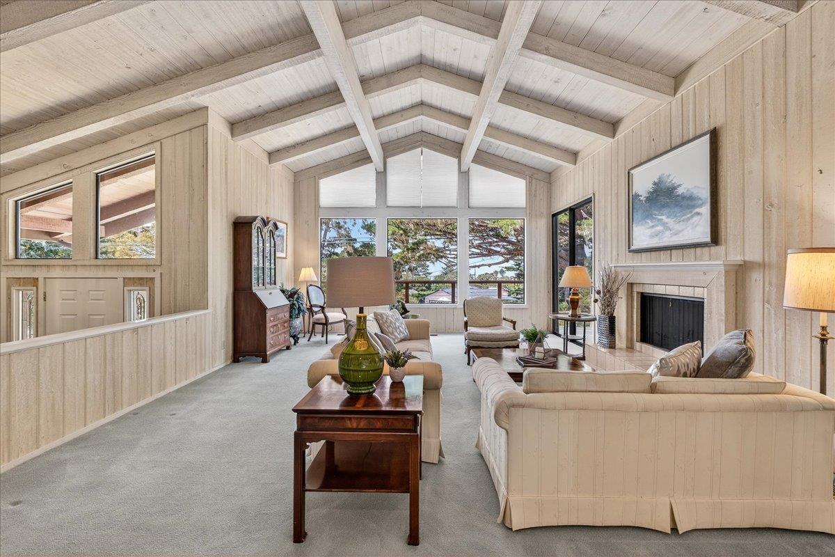 3037 Strawberry Hill Road