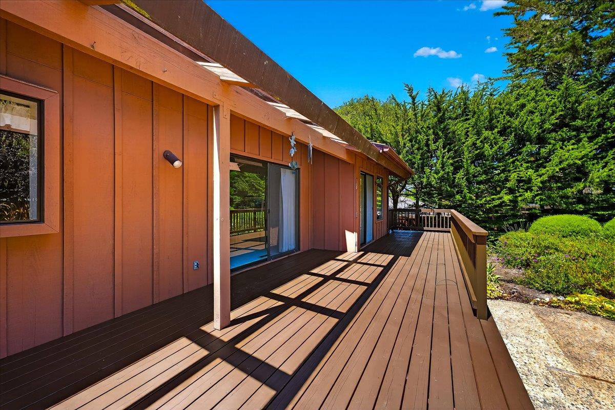 3037 Strawberry Hill Road