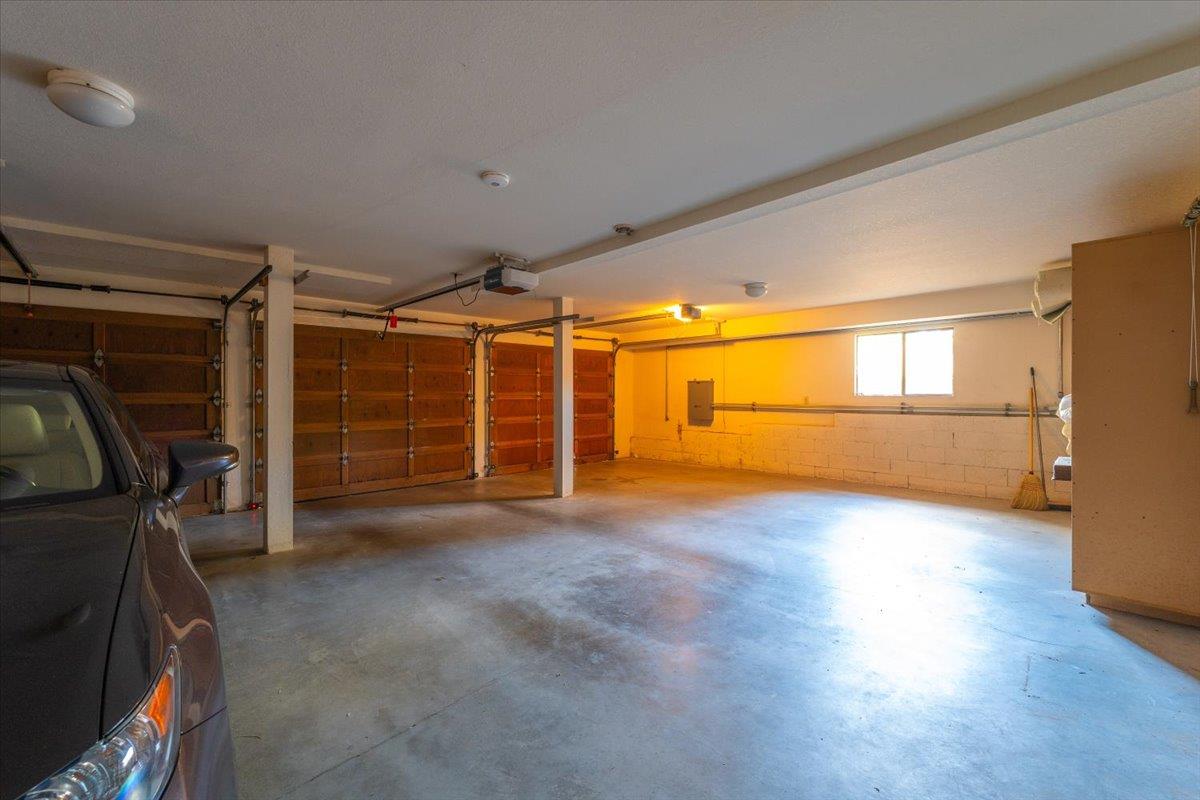 3037 Strawberry Hill Road