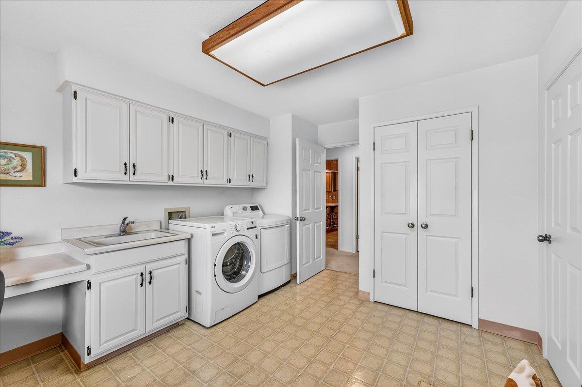 3037 Strawberry Hill Road