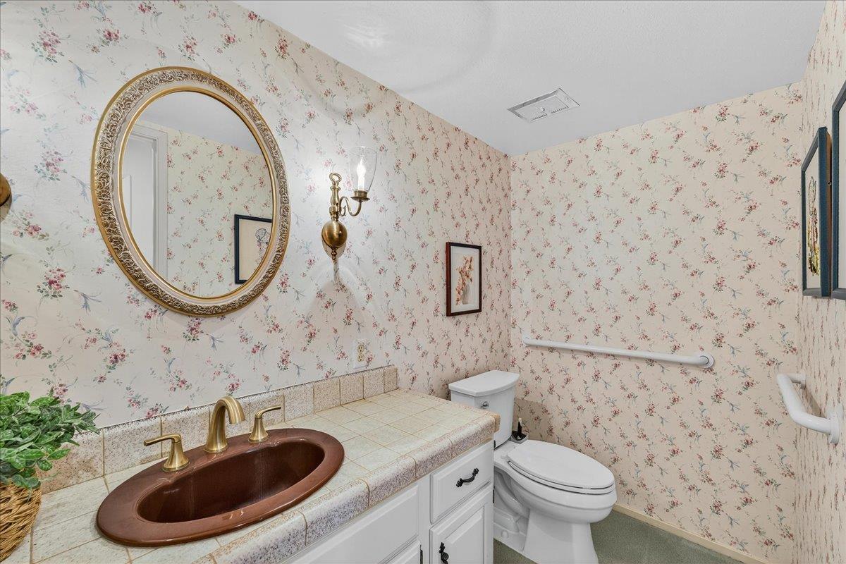 3037 Strawberry Hill Road