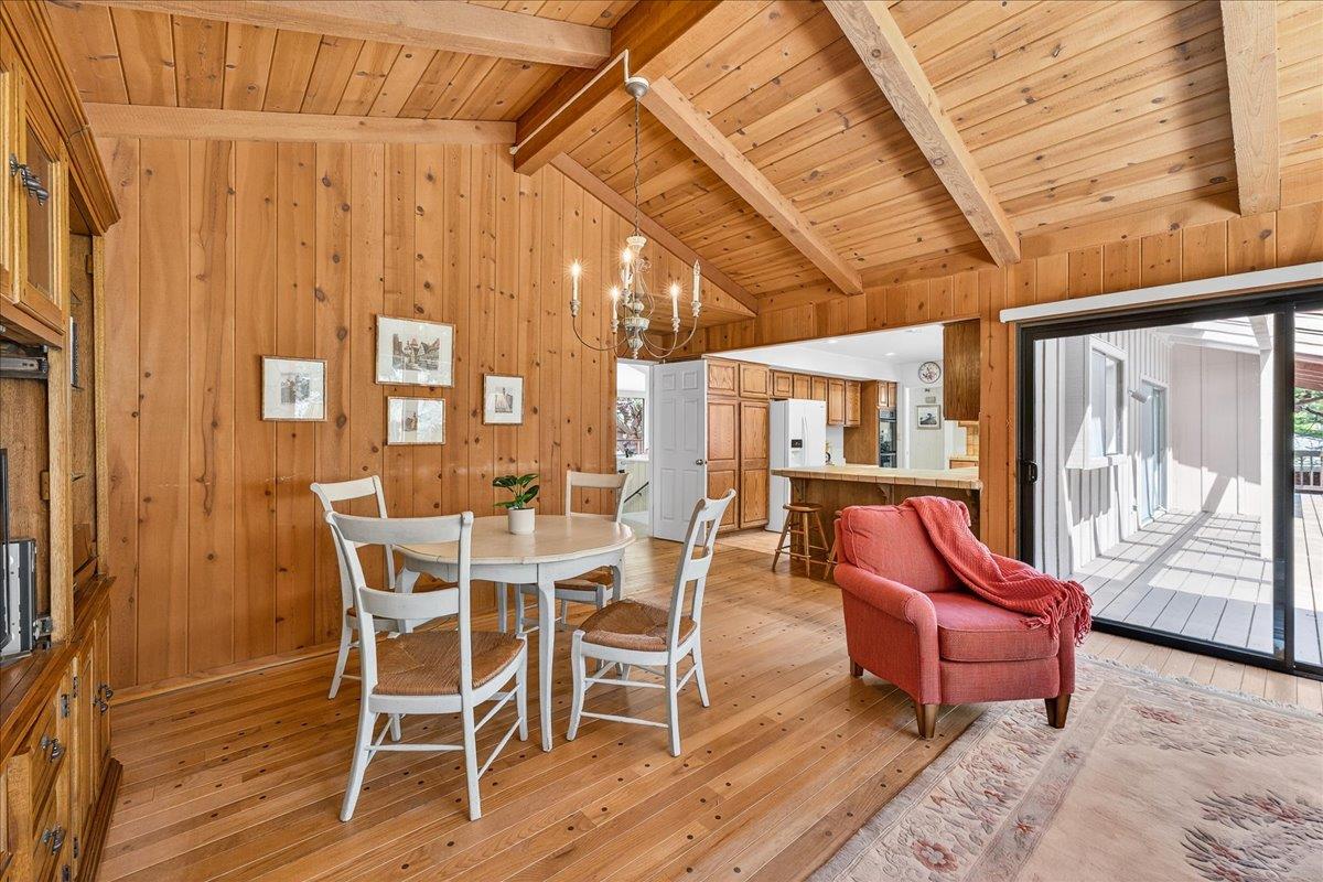 3037 Strawberry Hill Road