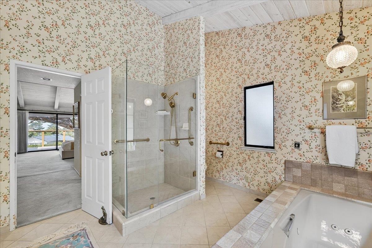 3037 Strawberry Hill Road