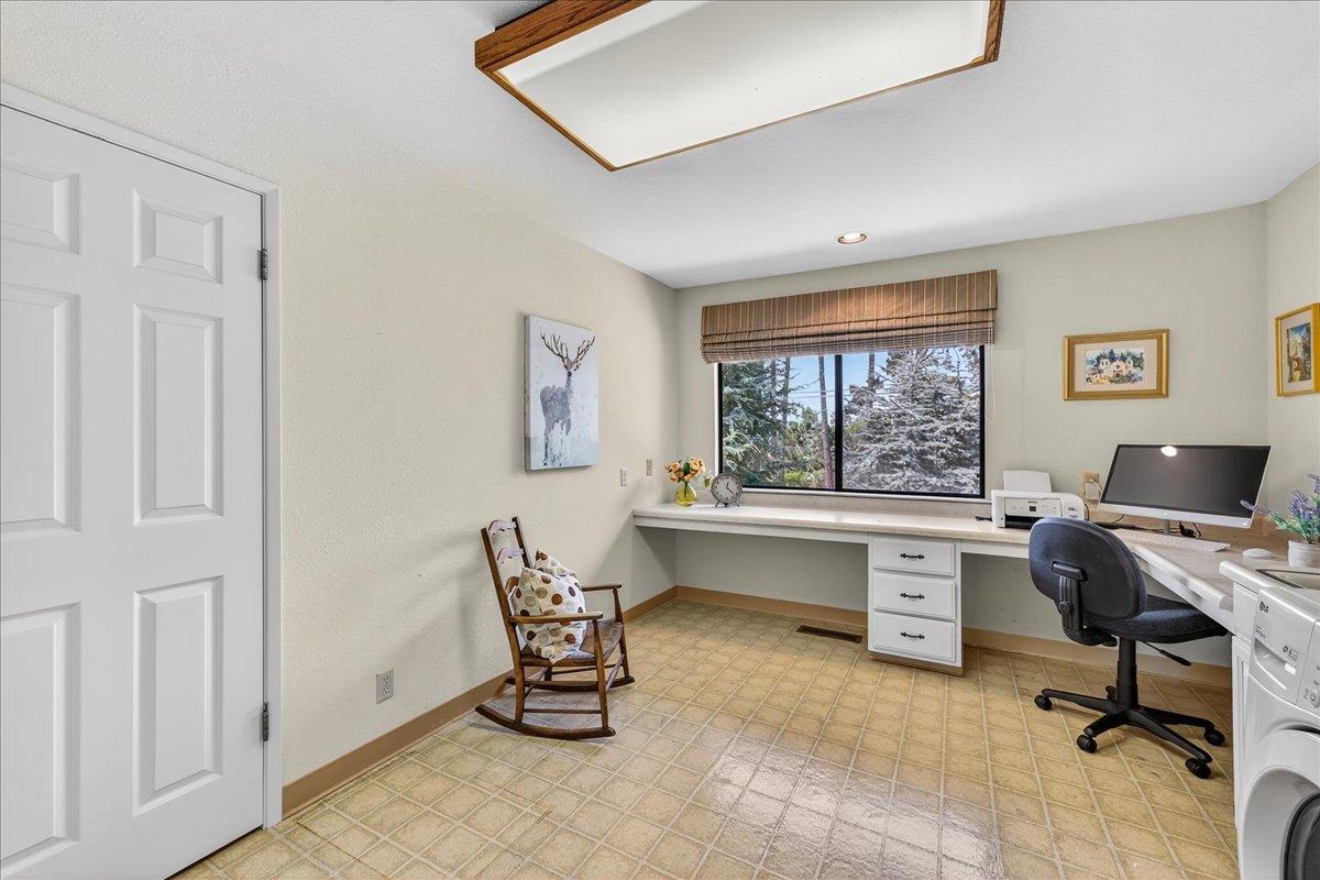 3037 Strawberry Hill Road