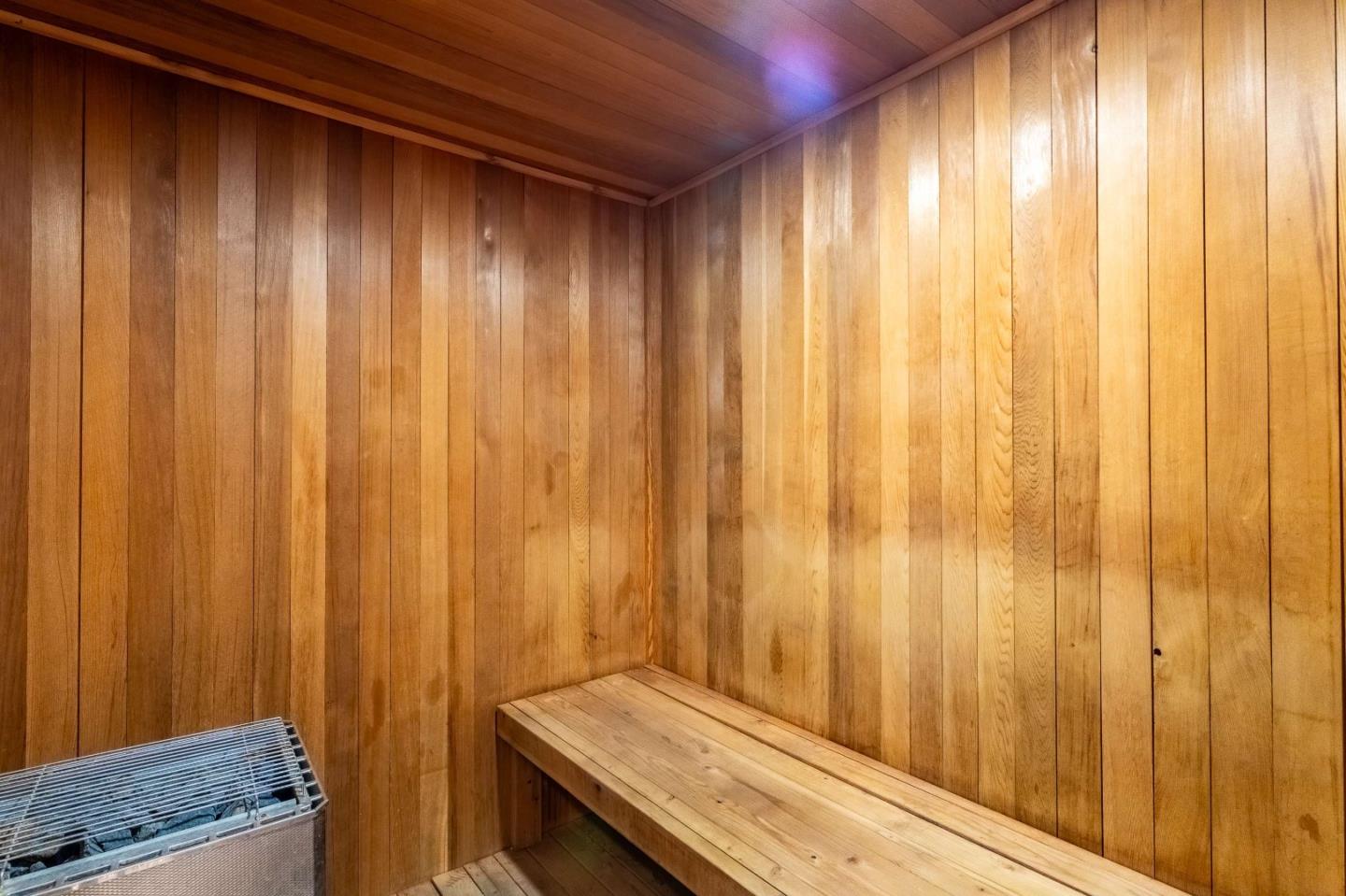 500 Glenwood Circle 313