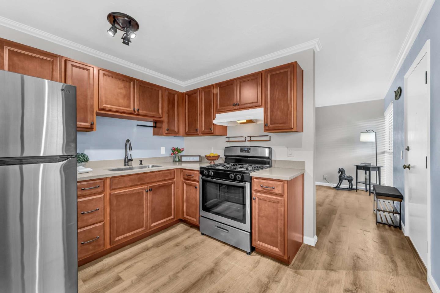 500 Glenwood Circle 313