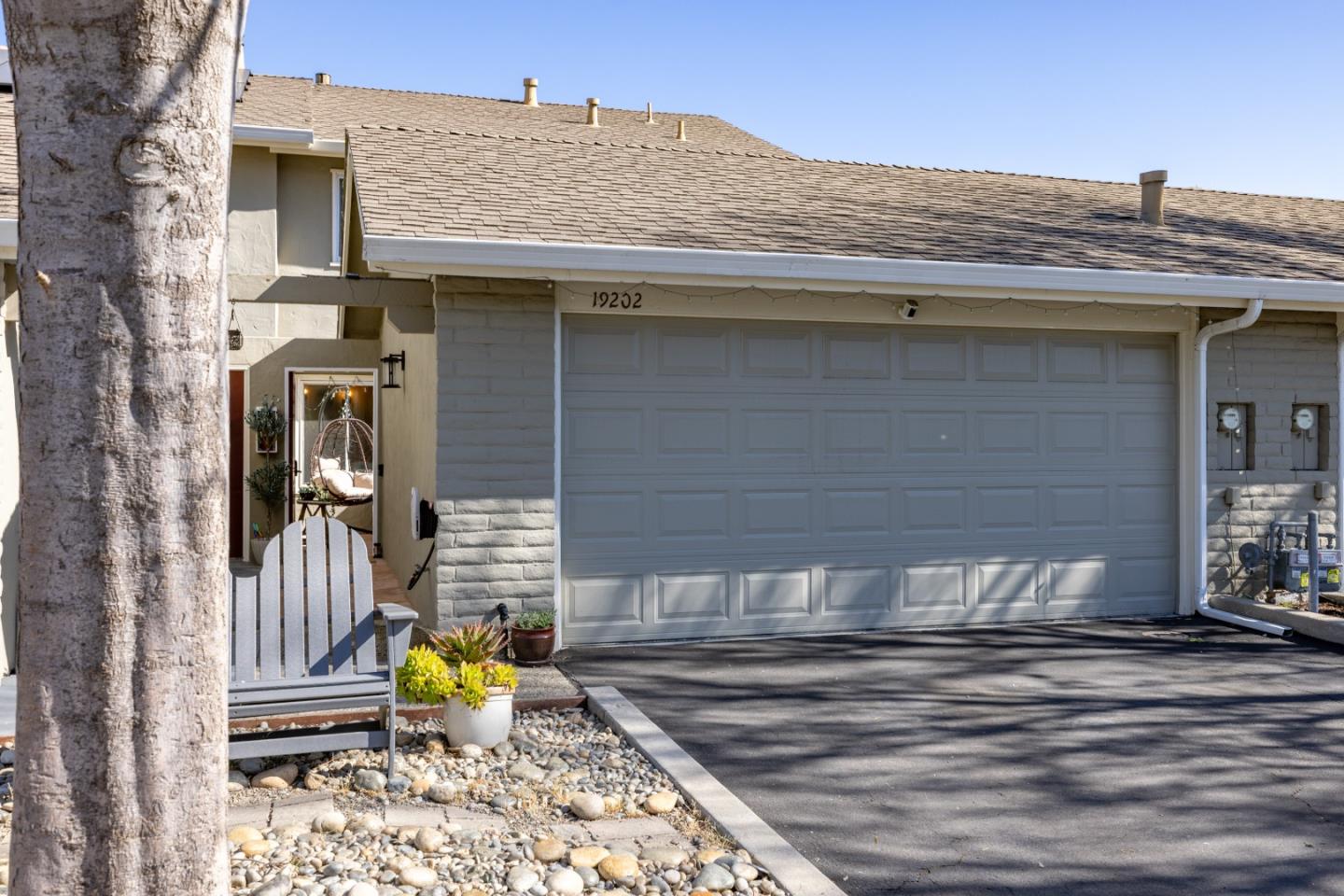 19202 Creekside Lane