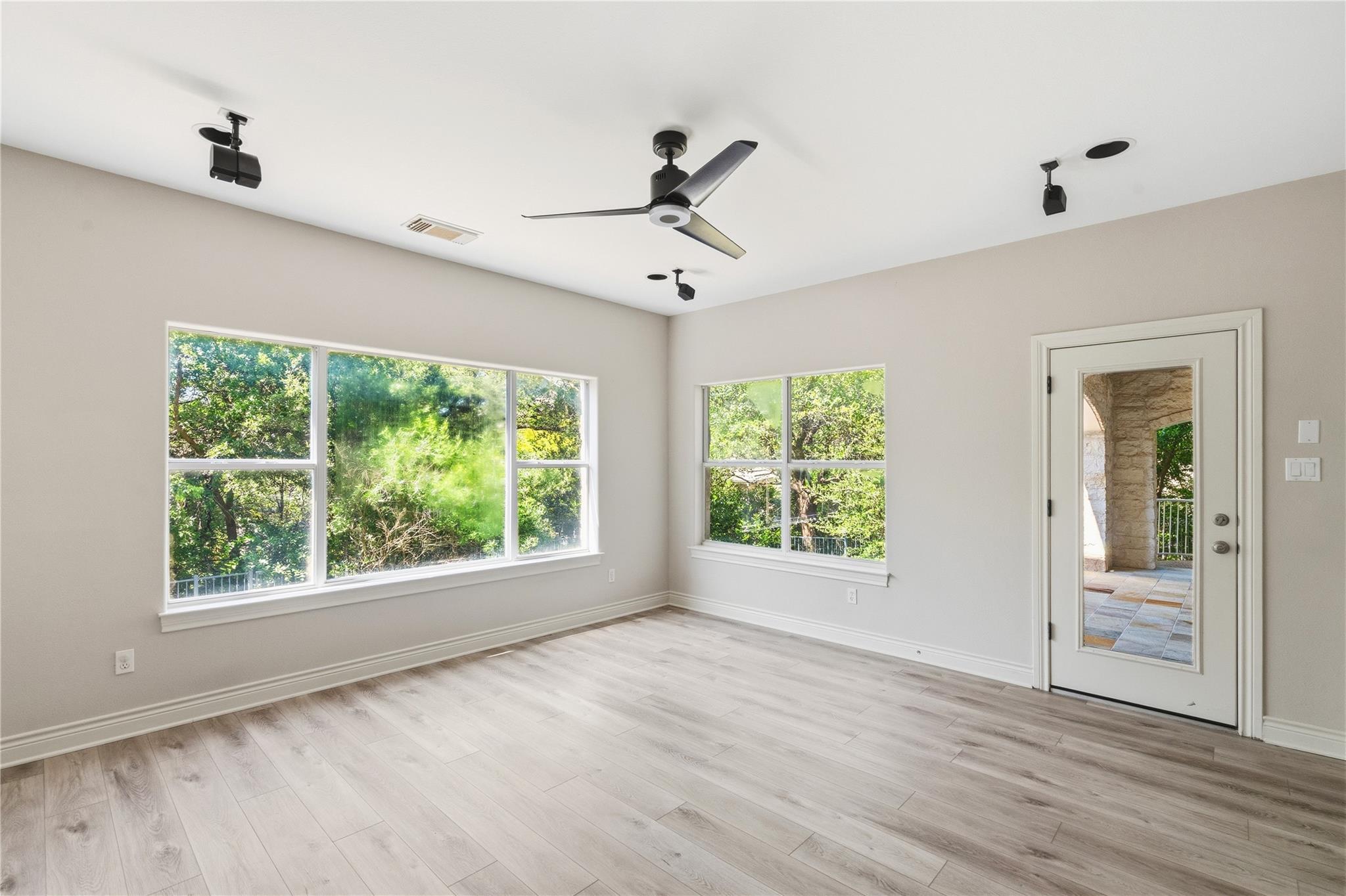 4331 Canoas DR