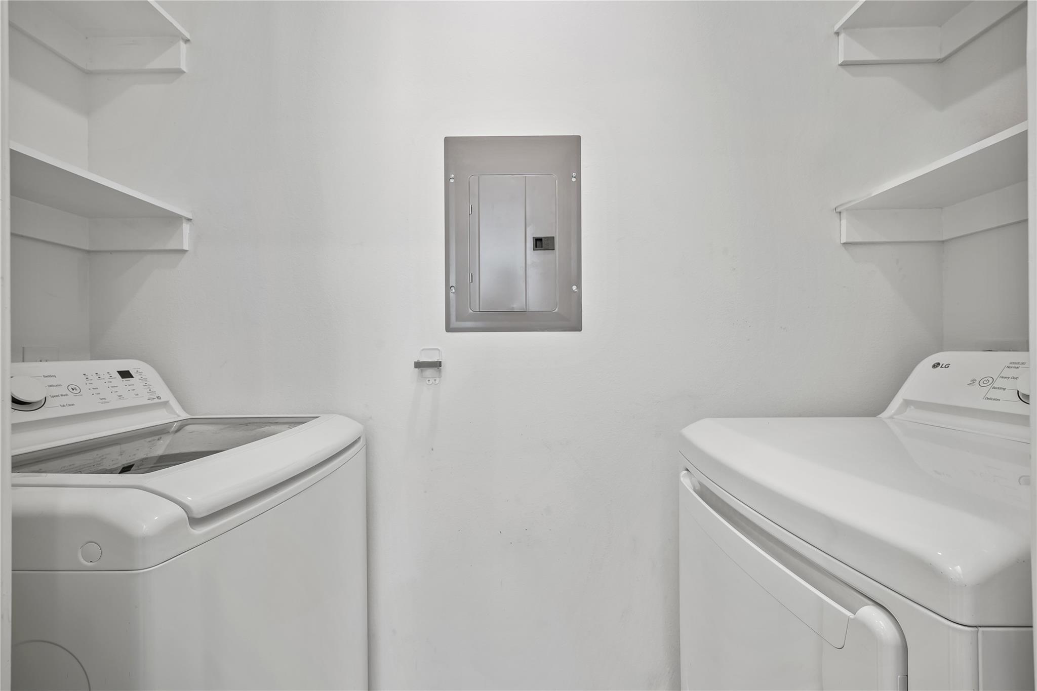 6501 COLUMBIA OAKS CT # D8