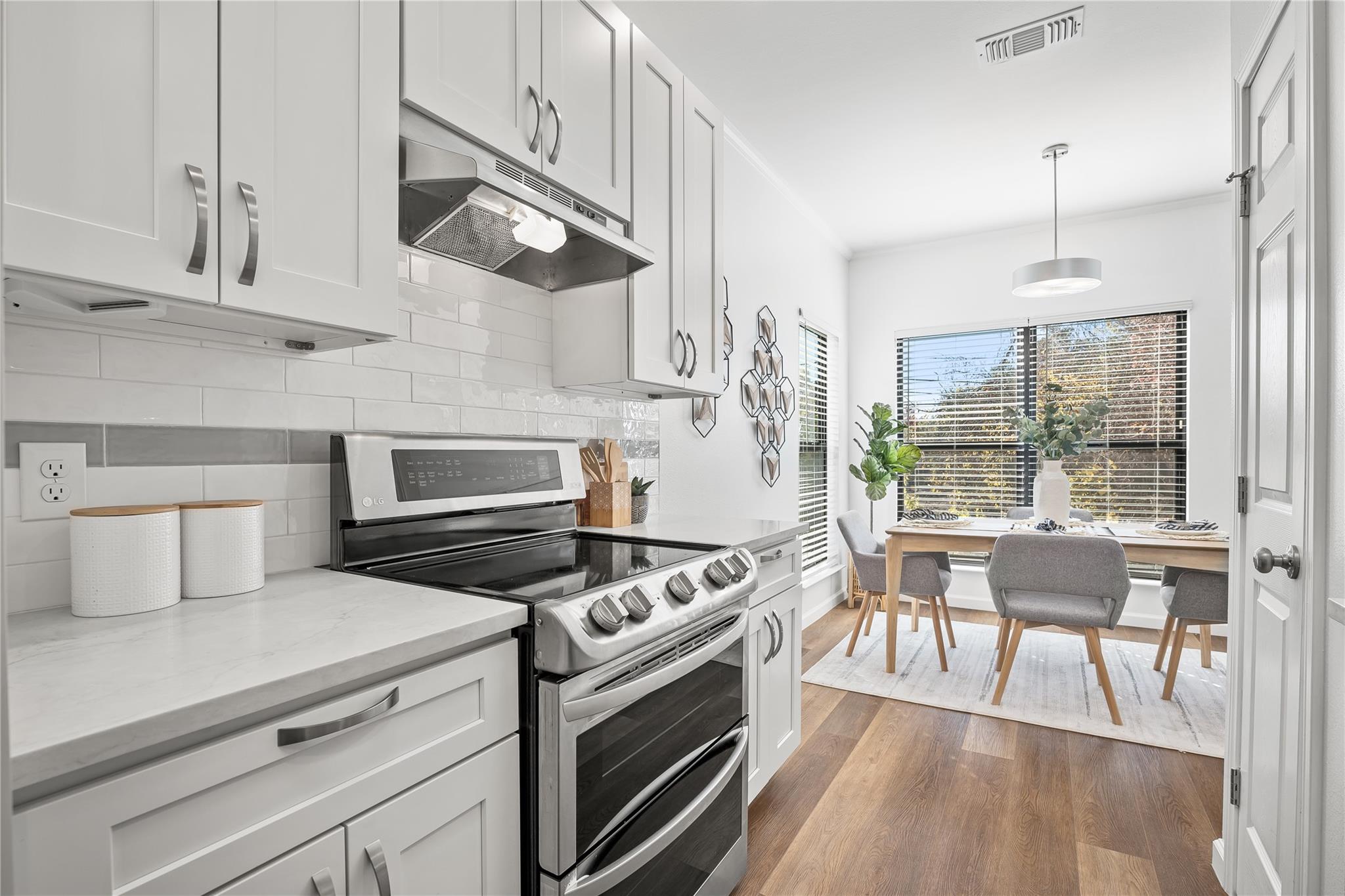 6501 COLUMBIA OAKS CT # D8