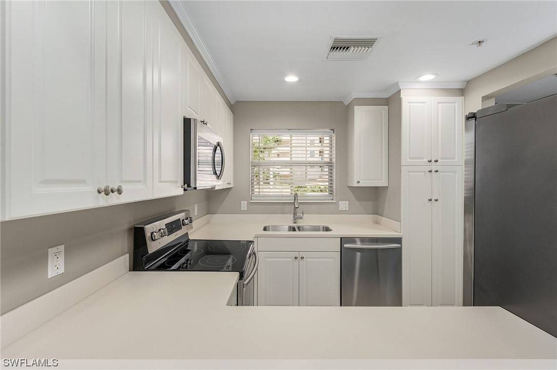 2080 W 1st ST 305