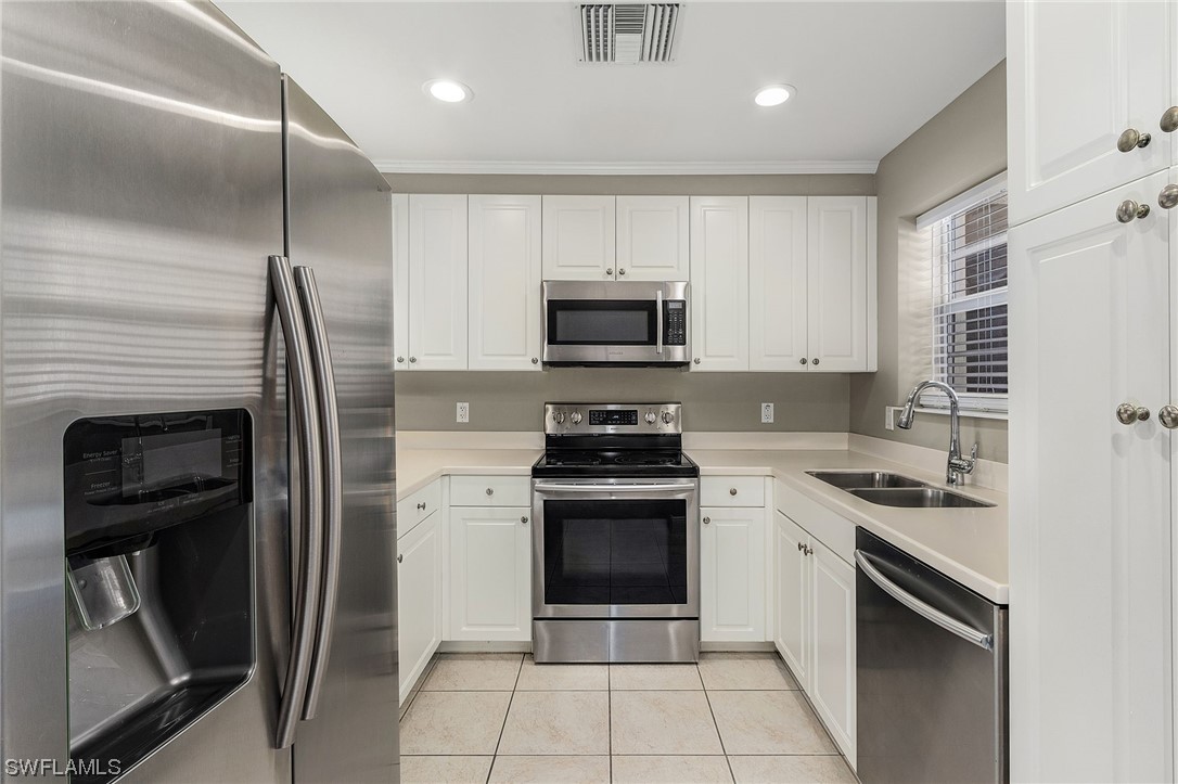 2080 W 1st ST 305