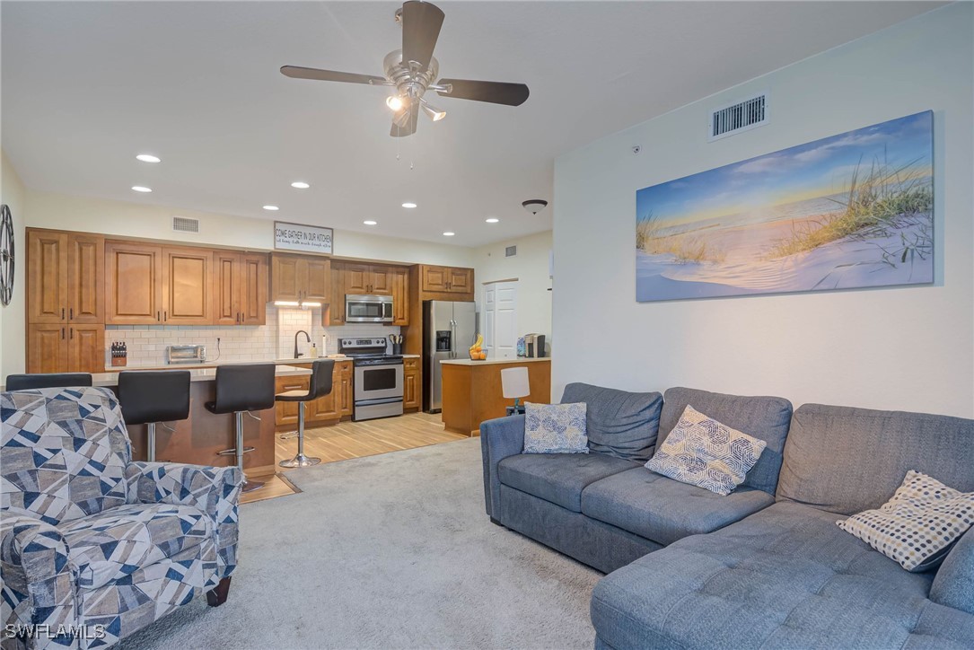 6360 Aragon WAY 201