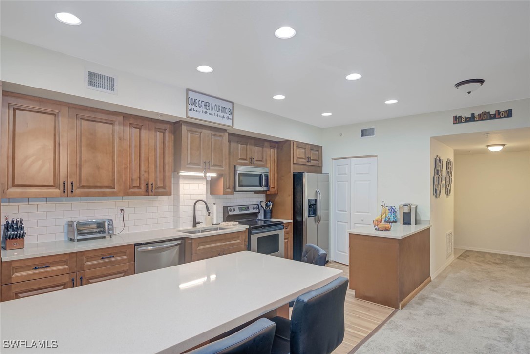 6360 Aragon WAY 201