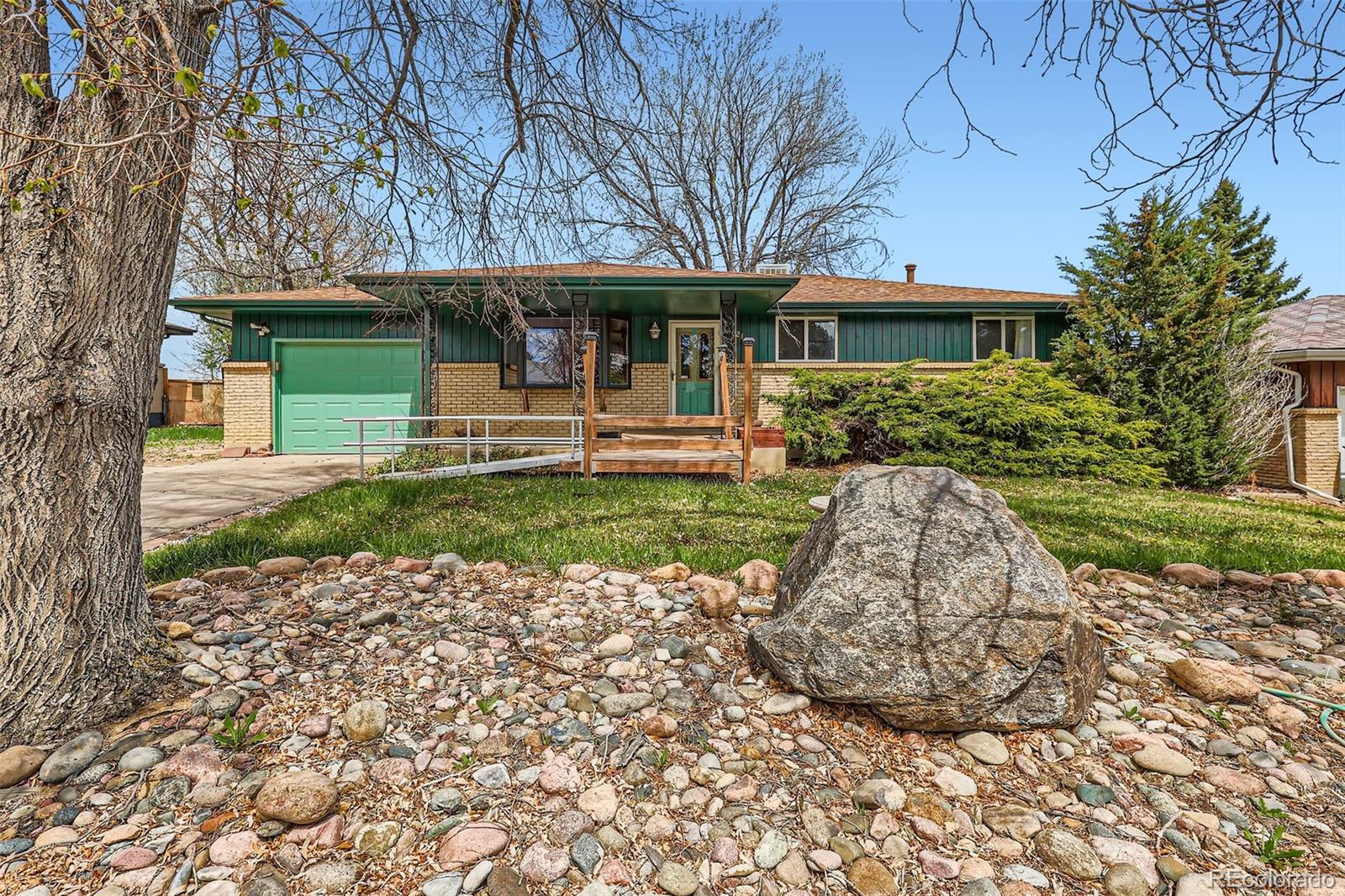 13621 E Center Avenue