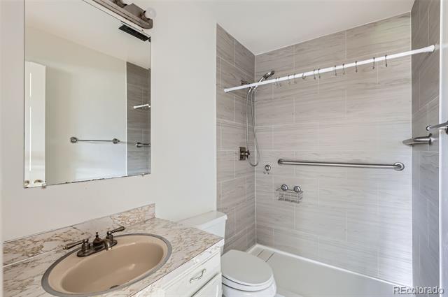 13621 E Center Avenue