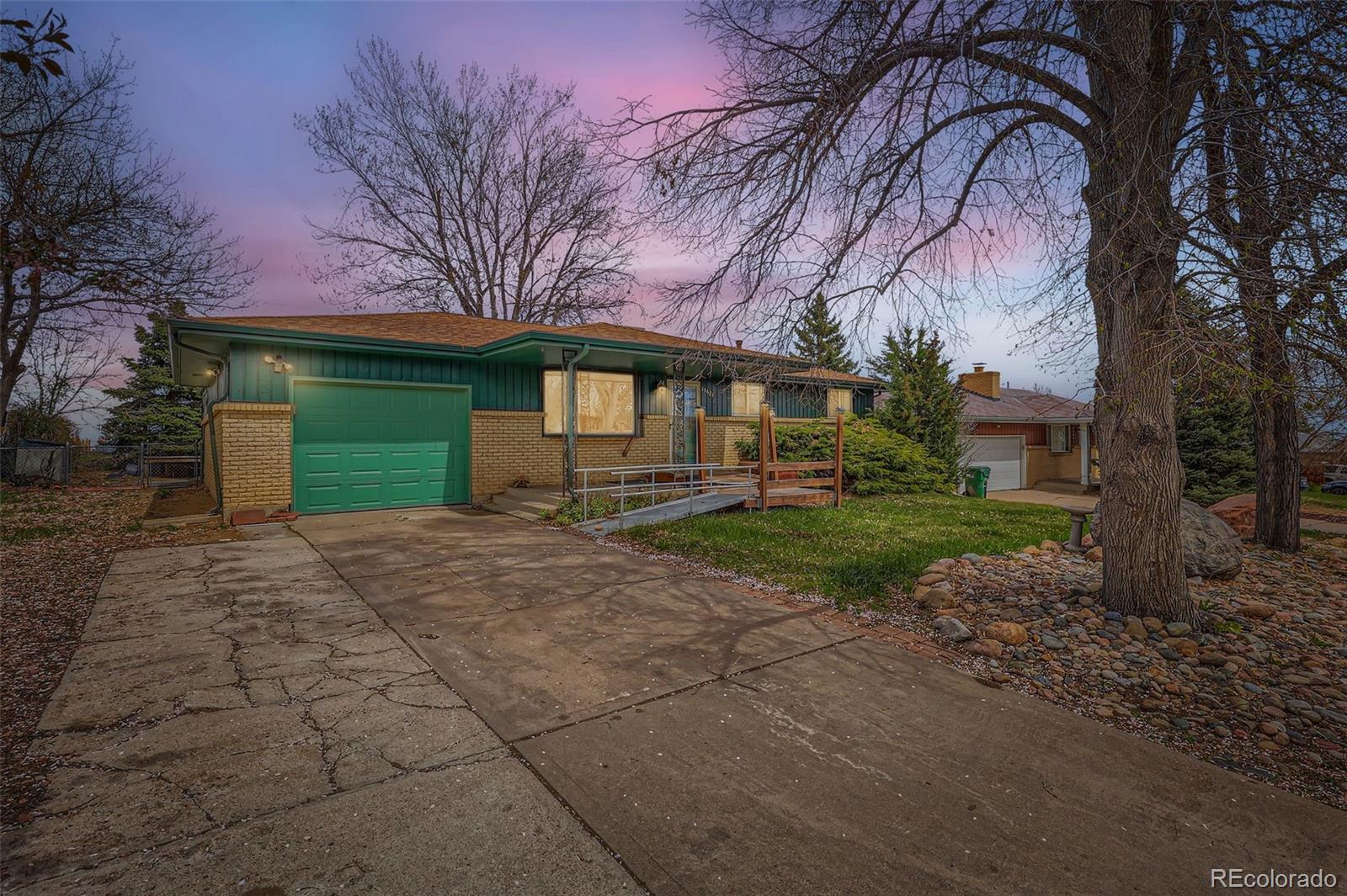 13621 E Center Avenue