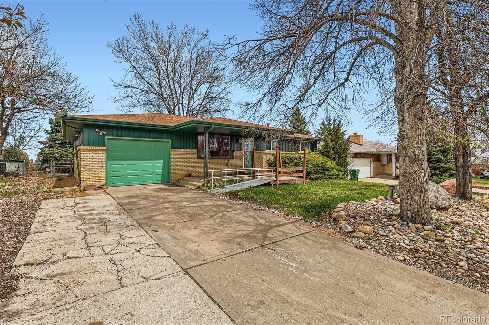13621 E Center Avenue