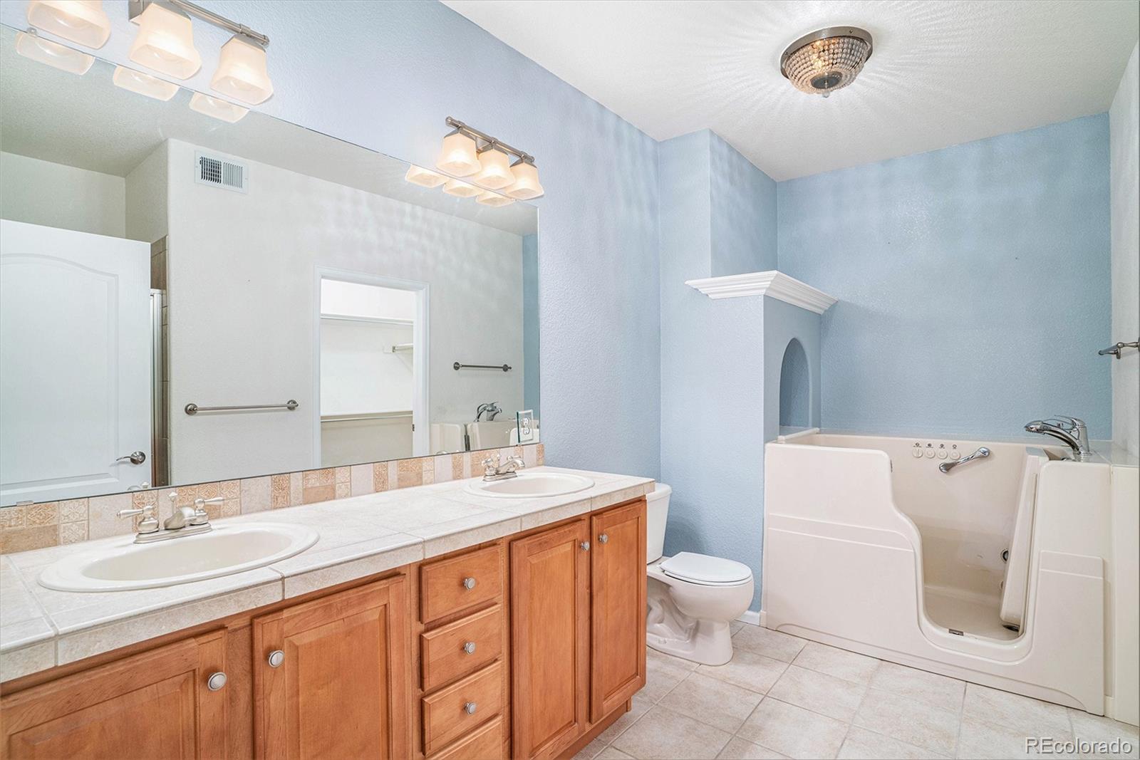 2225 Calais Drive Unit: 9E