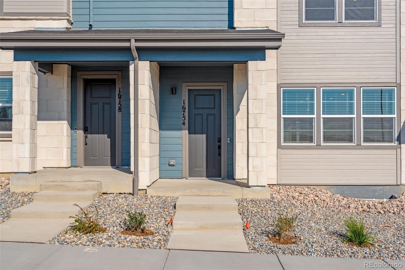16754 W 93rd Place