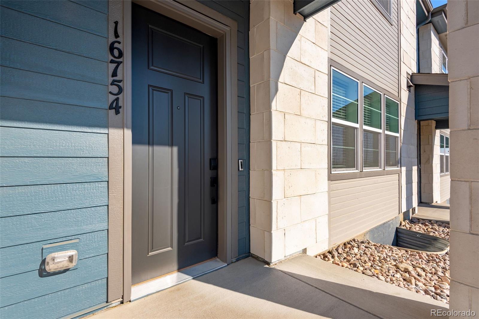 16754 W 93rd Place