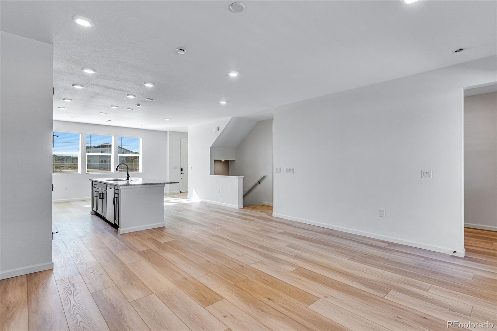 16754 W 93rd Place
