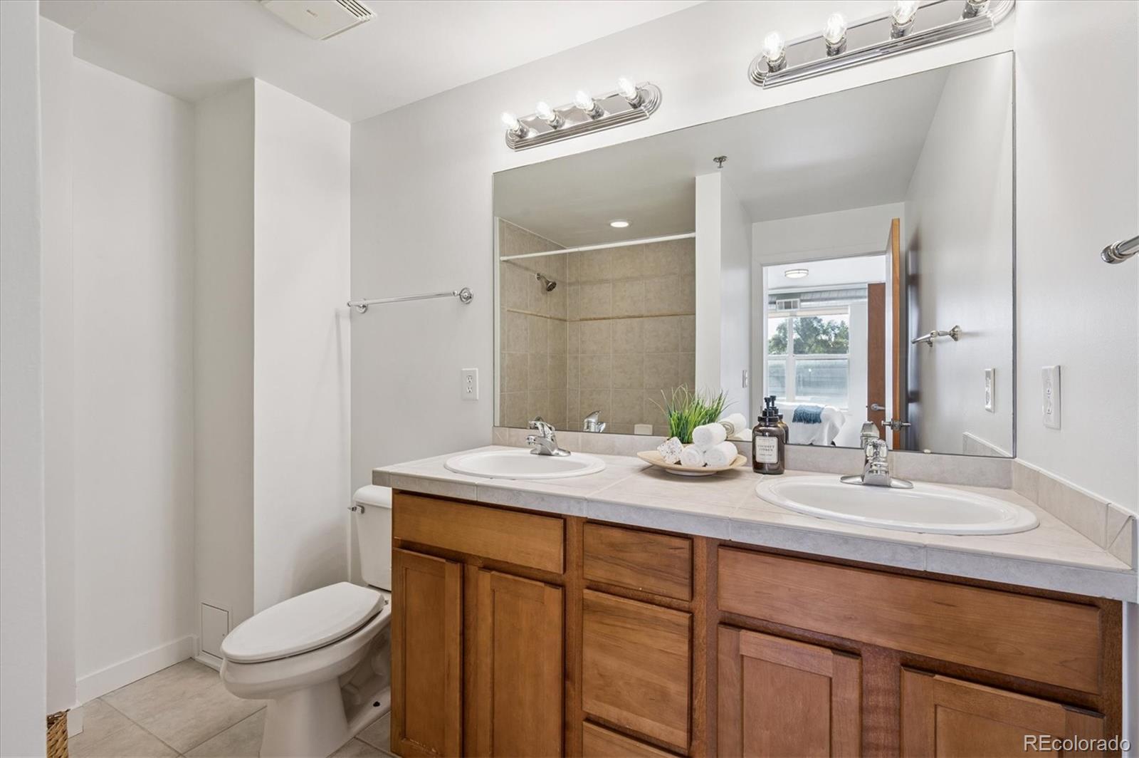 1313 S Clarkson Street Unit: 202