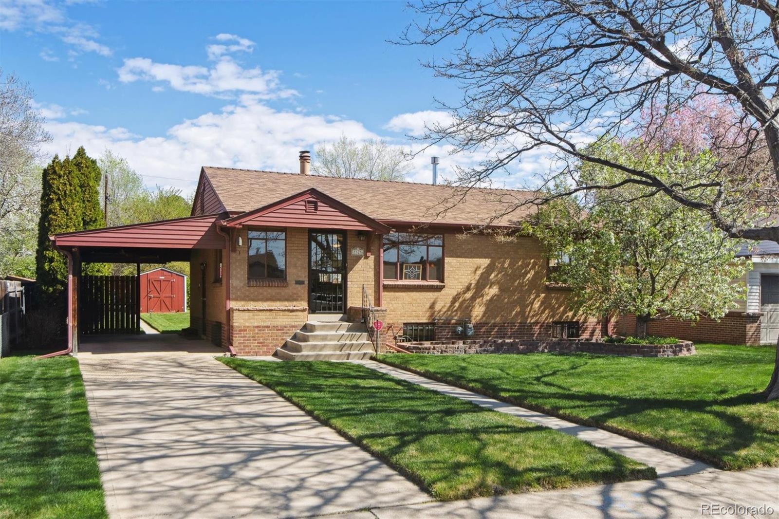 2325 W Ford Place